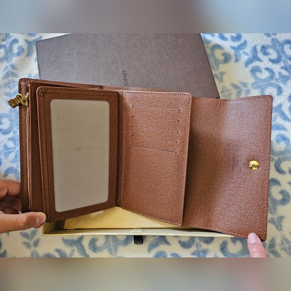 Louis Vuitton Alexandra Monogram Wallet With Box And Dustbag - Picture 4 of 10